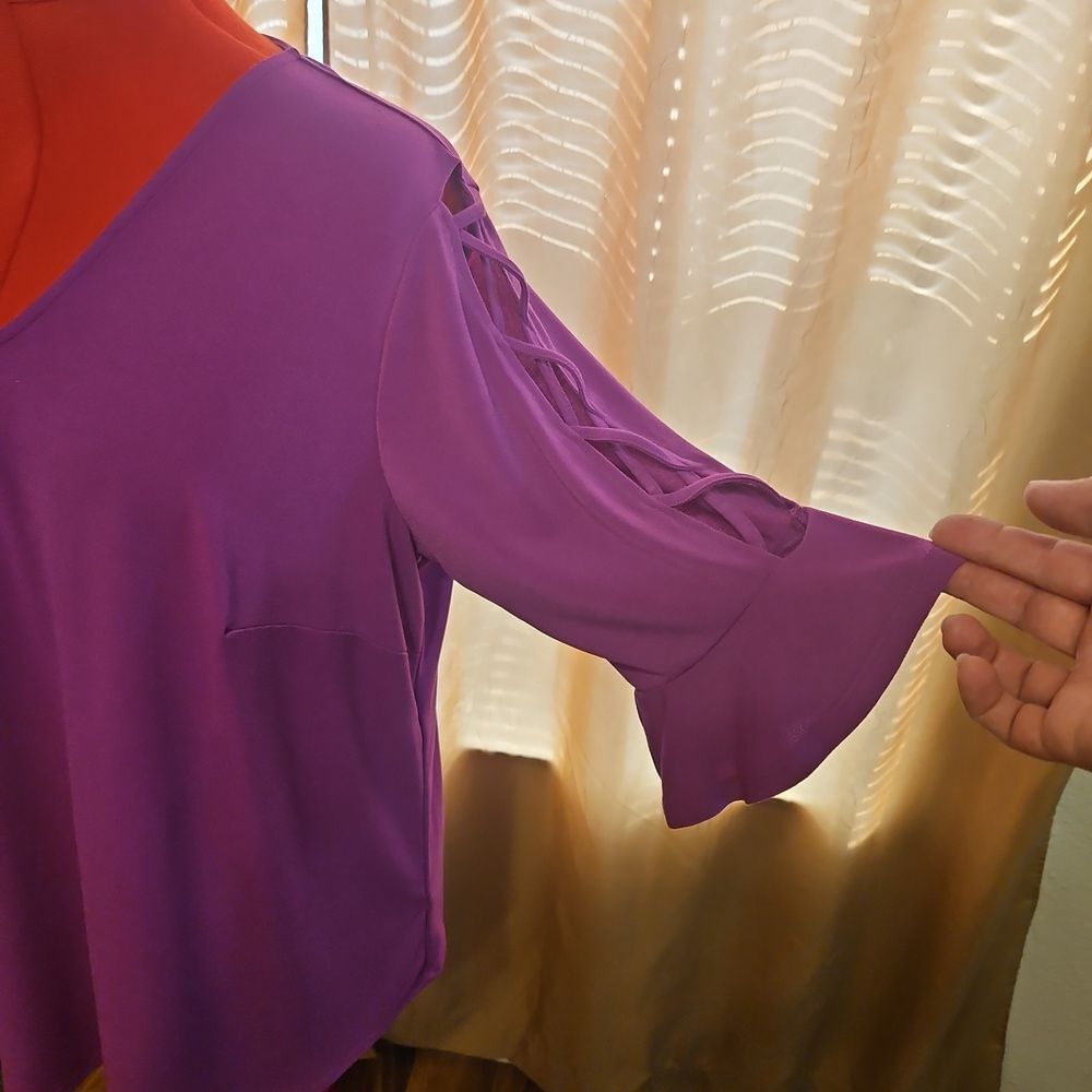 Adrianna Papell Magenta V-Neck Cold-Shoulder Blouse with Lattice Sleeves - Picture 4 of 9